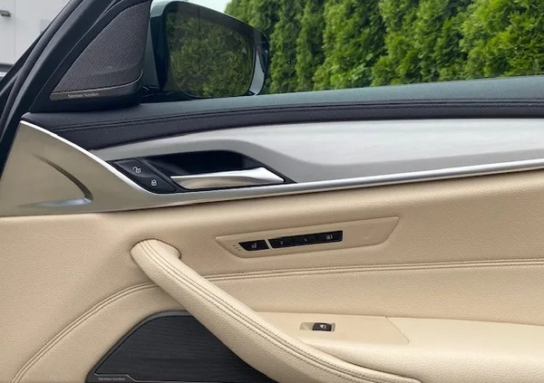 BMW Seria 5 cena 139900 przebieg: 129000, rok produkcji 2018 z Płock małe 232